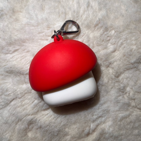 Bath & Body Works Red and White Mushroom Pocketbac Holder - Picture 2 of 2